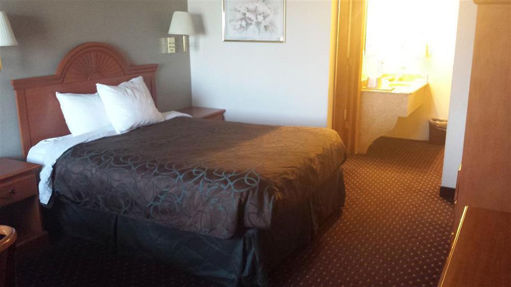 Americas Best Value Inn Burns Rom bilde