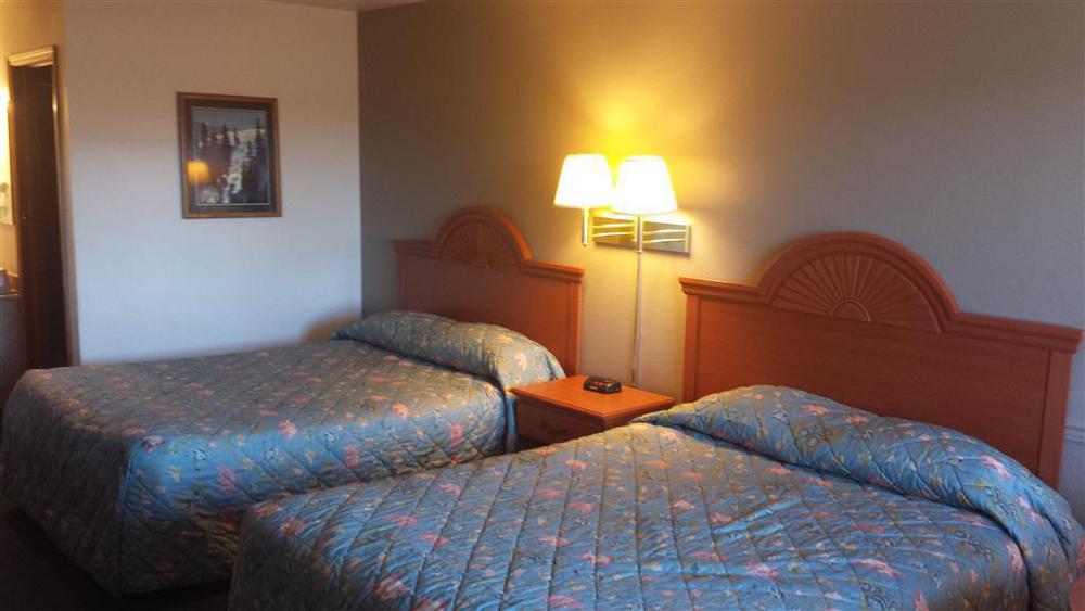 Americas Best Value Inn Burns Rom bilde